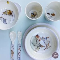 Petit Jour Paris Vaisselle Enfant Coffret Cadeau 5 Pièces Gris Bébé -Vaisselle et accessoires de cuisine enfant Soldes coffret cadeau 5 pieces gris bebe 3