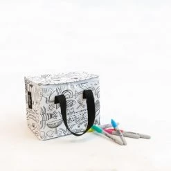 We Might Be Tiny Gourdes Enfant Et Boîtes à Goûter Sac Isotherme à Colorier (avec Crayons) -Vaisselle et accessoires de cuisine enfant Soldes sac isotherme a colorier avec crayons 2