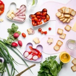 We Might Be Tiny Vaisselle Enfant Set De Table En Silicone Lapin Rose -Vaisselle et accessoires de cuisine enfant Soldes set de table en silicone lapin rose 3